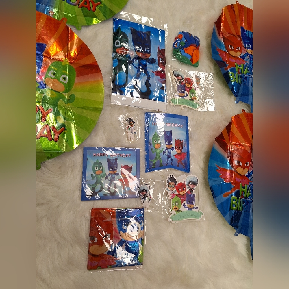 Pj Masks party decoration 13pc kit- New in package - Picture 3 of 3